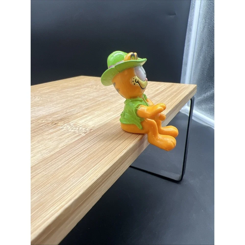 1981 Garfield the Cat Safari Figure Driver Green Hat PVC Vintage Toy